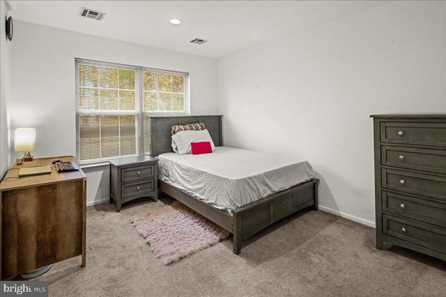 76 ASHFORD DR, Plainsboro, NJ 08536