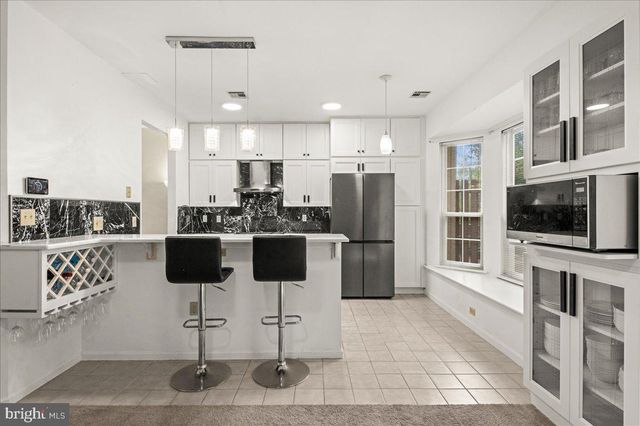 76 ASHFORD DR, Plainsboro, NJ 08536