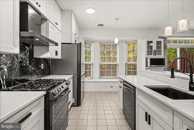 76 ASHFORD DR, Plainsboro, NJ 08536