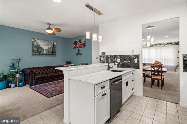 76 ASHFORD DR, Plainsboro, NJ 08536