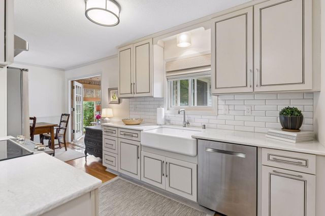 15525 7th Avenue N, Plymouth, MN 55447