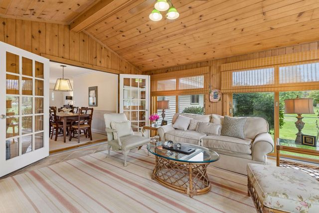 15525 7th Avenue N, Plymouth, MN 55447
