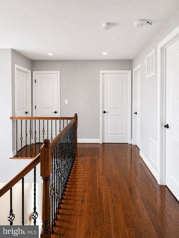 2120 SUNNYVALE DR, Pennsburg, PA 18073