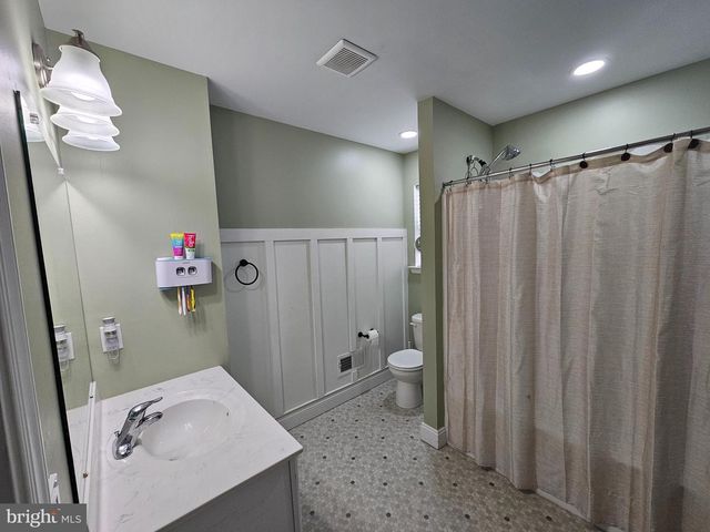 2120 SUNNYVALE DR, Pennsburg, PA 18073