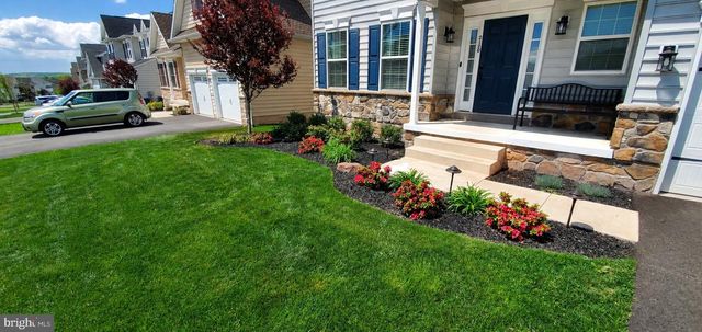 2120 SUNNYVALE DR, Pennsburg, PA 18073