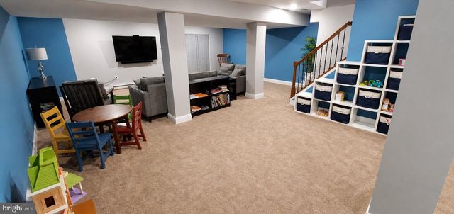 2120 SUNNYVALE DR, Pennsburg, PA 18073