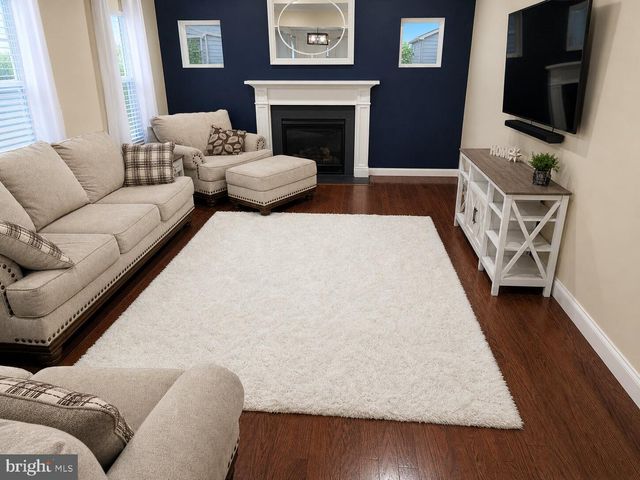 2120 SUNNYVALE DR, Pennsburg, PA 18073