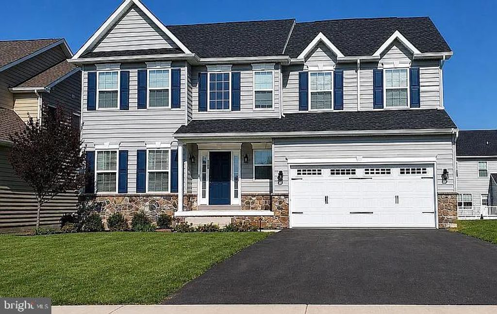 2120 SUNNYVALE DR, Pennsburg, PA 18073