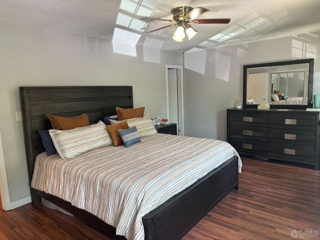 28 Kingston Run, North Brunswick, NJ 08902