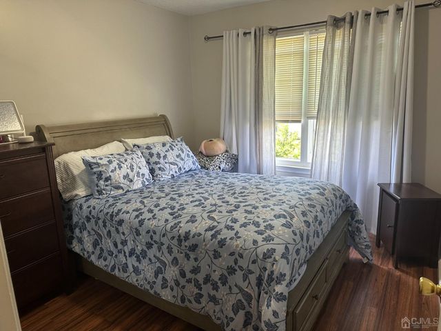 28 Kingston Run, North Brunswick, NJ 08902
