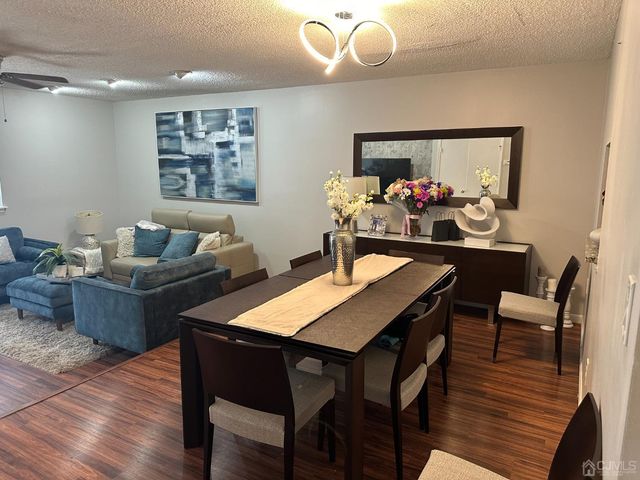 28 Kingston Run, North Brunswick, NJ 08902