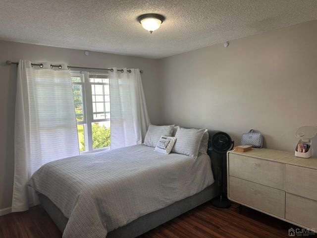 28 Kingston Run, North Brunswick, NJ 08902