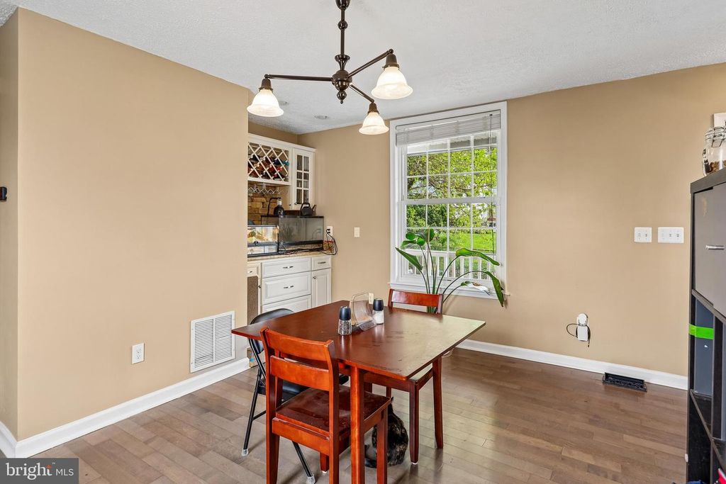 Image 11 of property listing at 3500 MACTAVISH AVE, Baltimore, MD 21229