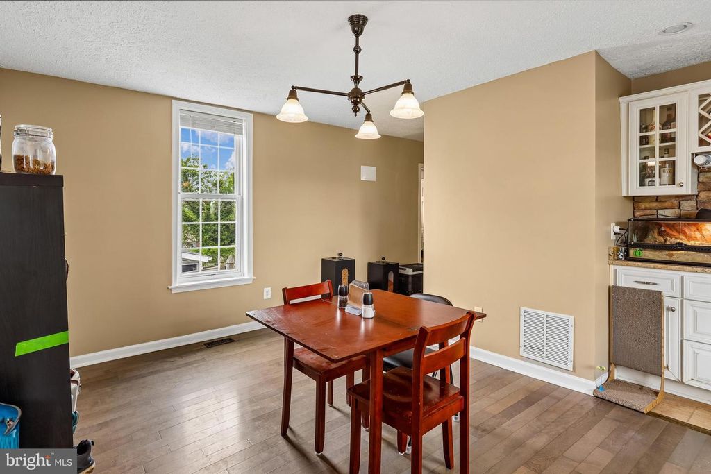 Image 12 of property listing at 3500 MACTAVISH AVE, Baltimore, MD 21229