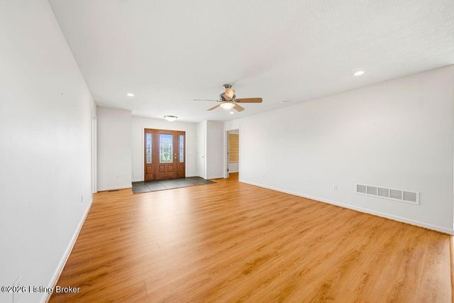 1119 Ballard Rd, Lawrenceburg, KY 40342