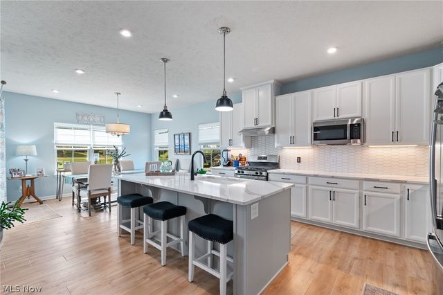 3310 Stoneleigh Road NE, Canton, OH 44721