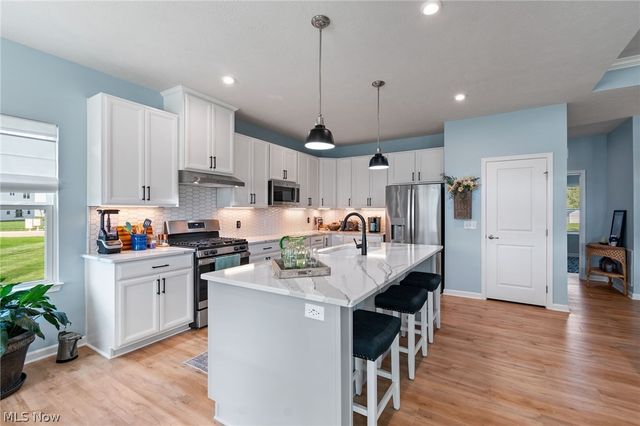 3310 Stoneleigh Road NE, Canton, OH 44721
