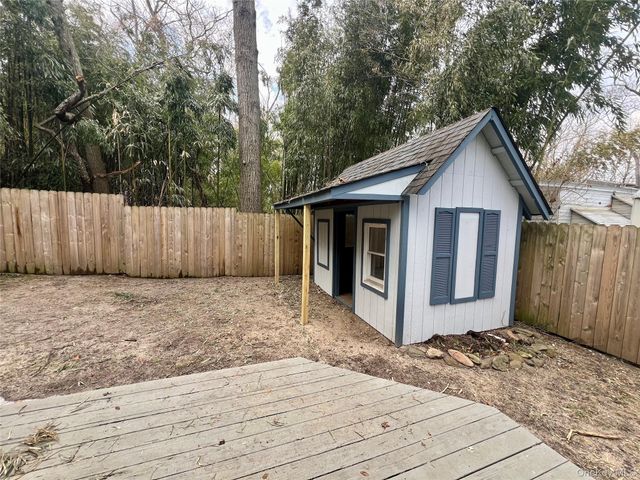 10 Rutland Road, Mastic, NY 11950