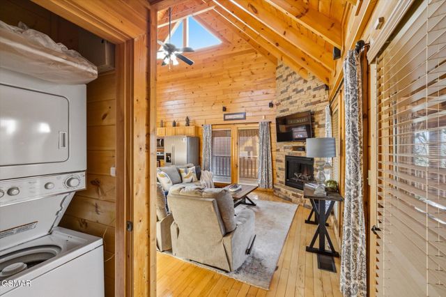 1959 Cougar Crossing Way, Sevierville, TN 37876