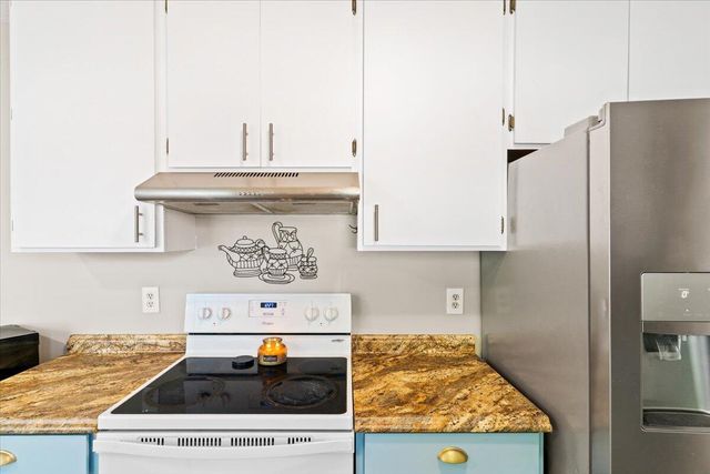 206 Seville Circle, Mary Esther, FL 32569