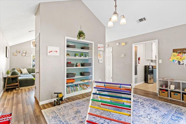 206 Seville Circle, Mary Esther, FL 32569