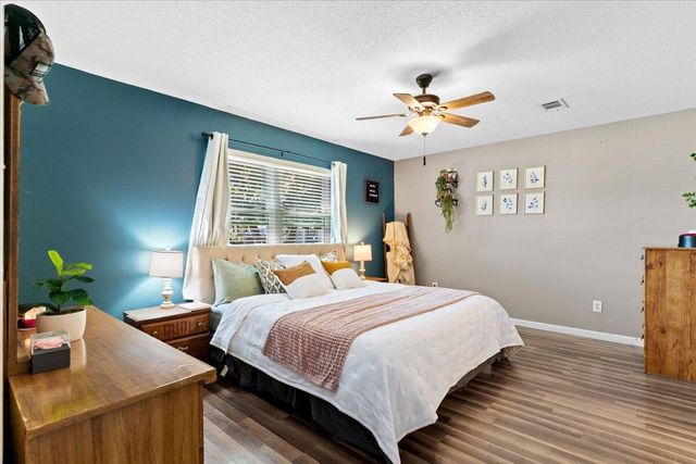 206 Seville Circle, Mary Esther, FL 32569