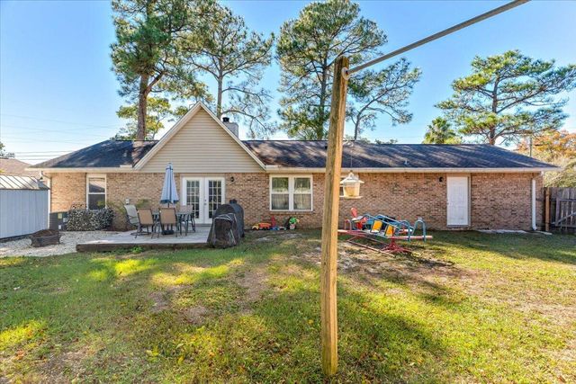 206 Seville Circle, Mary Esther, FL 32569