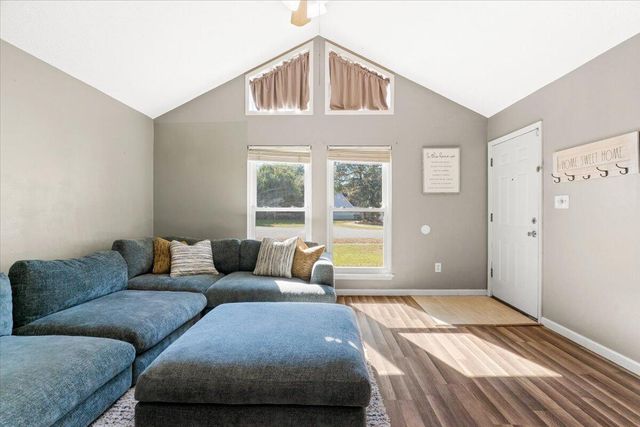 206 Seville Circle, Mary Esther, FL 32569