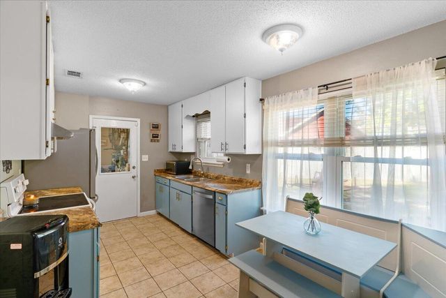 206 Seville Circle, Mary Esther, FL 32569