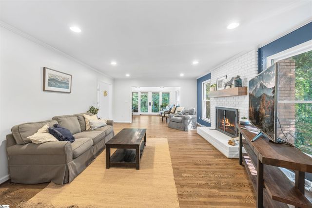 110 Oak Creek Lane, Greenville, SC 29615