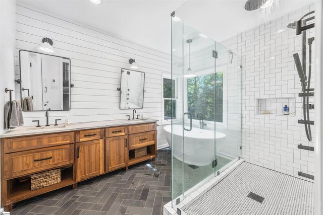 110 Oak Creek Lane, Greenville, SC 29615