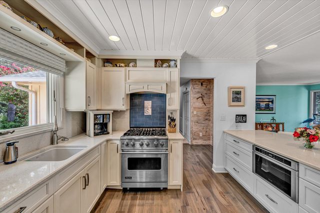 116 Deer Creek DR, Moneta, VA 24121