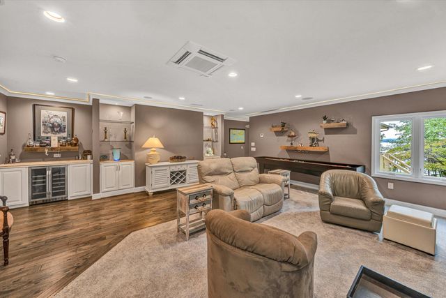 116 Deer Creek DR, Moneta, VA 24121