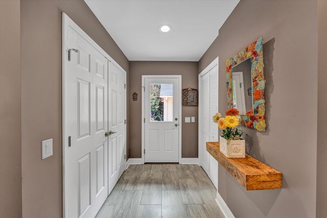 116 Deer Creek DR, Moneta, VA 24121