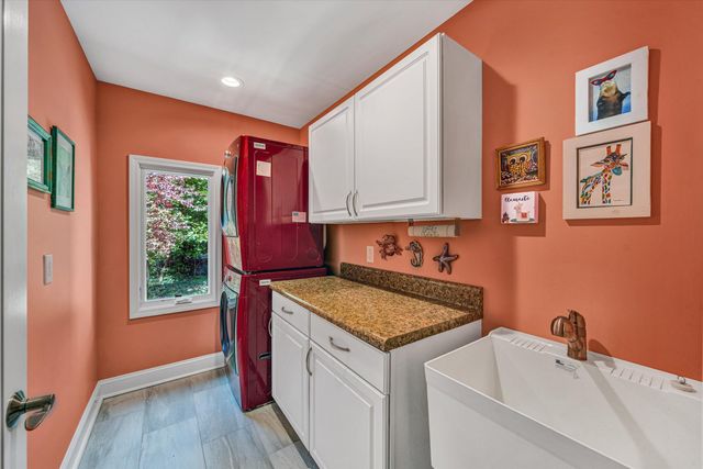 116 Deer Creek DR, Moneta, VA 24121