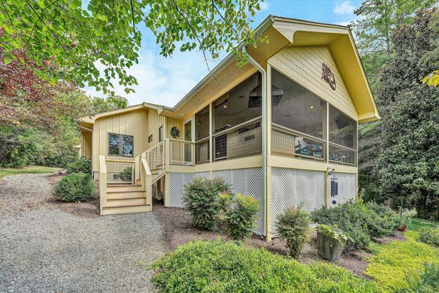 116 Deer Creek DR, Moneta, VA 24121