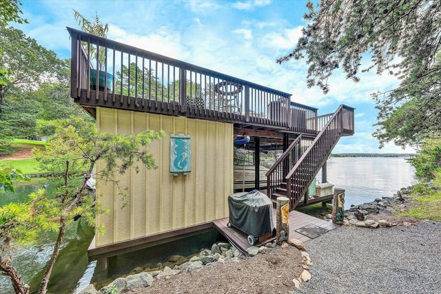 116 Deer Creek DR, Moneta, VA 24121