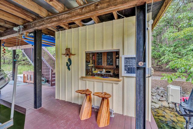 116 Deer Creek DR, Moneta, VA 24121