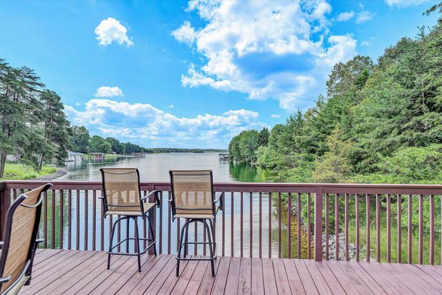 116 Deer Creek DR, Moneta, VA 24121