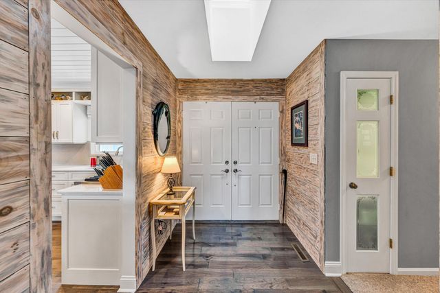 116 Deer Creek DR, Moneta, VA 24121