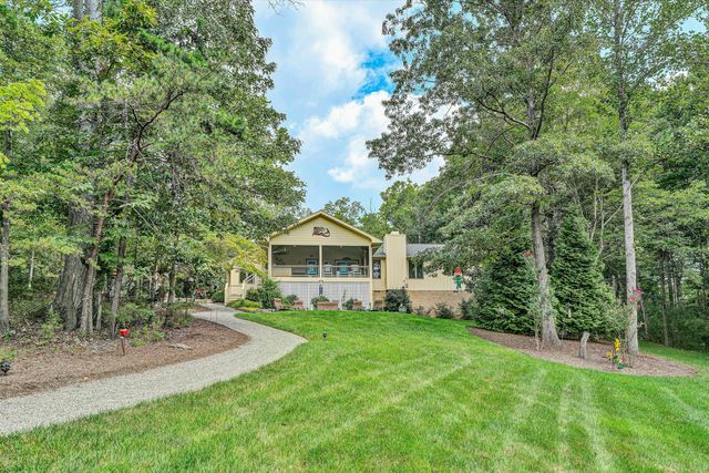 116 Deer Creek DR, Moneta, VA 24121