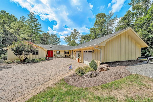 116 Deer Creek DR, Moneta, VA 24121