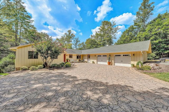 116 Deer Creek DR, Moneta, VA 24121