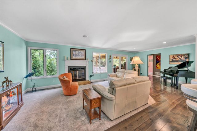 116 Deer Creek DR, Moneta, VA 24121