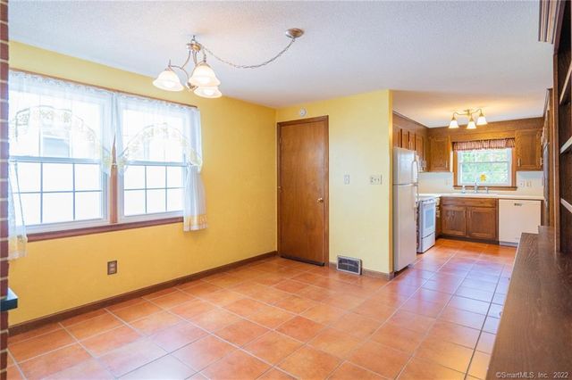 82 Lancaster Road, West Hartford, CT 06119