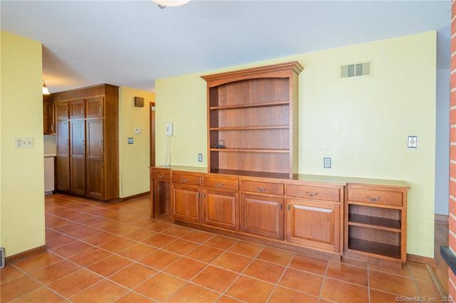 82 Lancaster Road, West Hartford, CT 06119