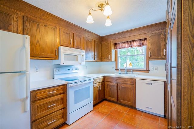 82 Lancaster Road, West Hartford, CT 06119