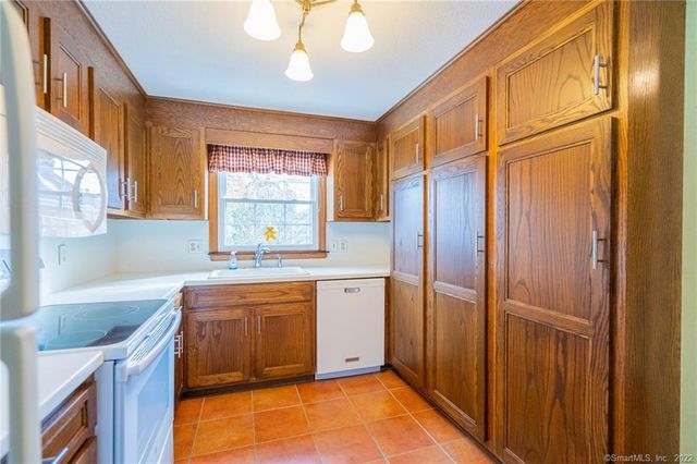 82 Lancaster Road, West Hartford, CT 06119