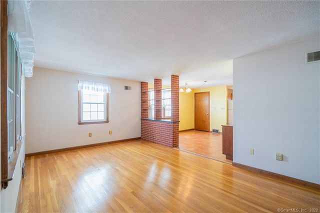 82 Lancaster Road, West Hartford, CT 06119