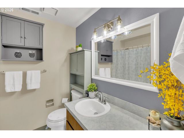 505 N HUBBARD Ave, Yacolt, WA 98675